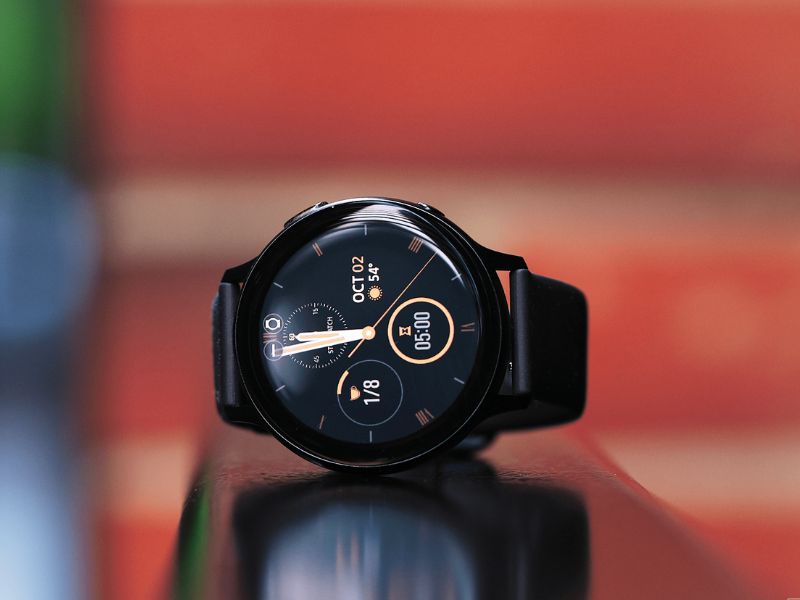 Cận cảnh chiếc đồng hồ thông minh Samsung Galaxy Watch Active 2 - Review đồng hồ thông minh nam & nữ (Nguồn: New Tech 2)