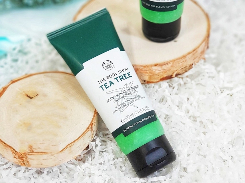 Tẩy tế bào chết The Body Shop Tea Tree là sản phẩm đa năng, có thể sử dụng thay cho nhiều bước skincare 