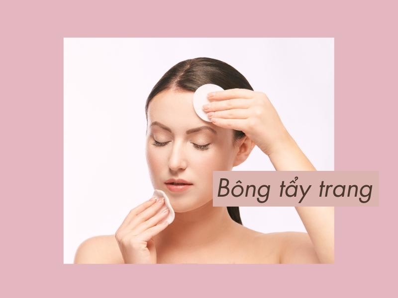 Sử dụng toner với bông tẩy trang