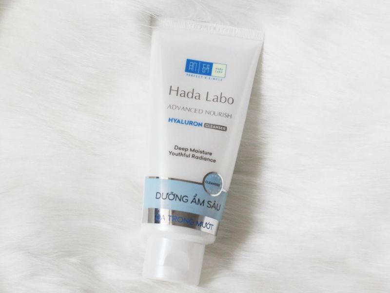 Hada Labo Advanced Nourish là sữa rửa mặt cấp ẩm cho da 