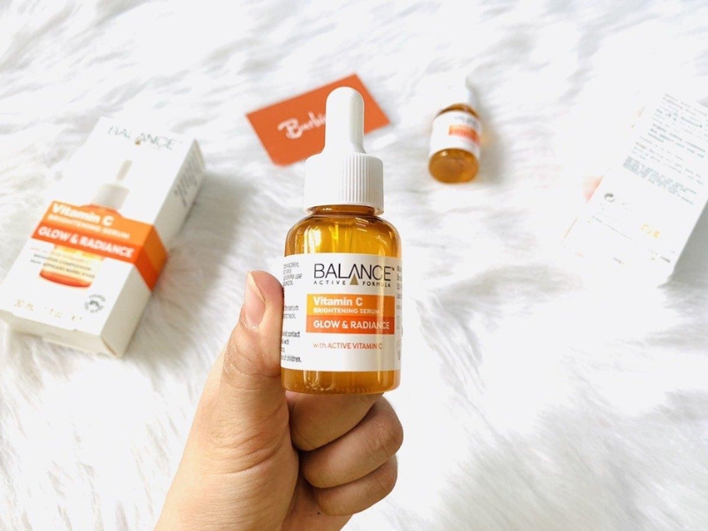 Serum chứa vitamin C có tác dụng trị thâm mụn hiệu quả (Nguồn: Balance)