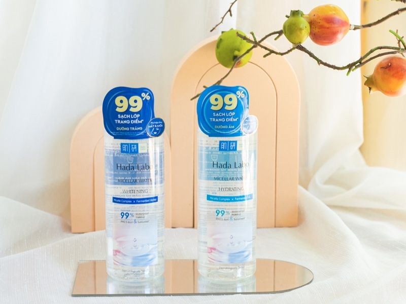 Nước tẩy trang đến từ Hada Labo có công dụng dưỡng trắng và cấp ẩm (Nguồn: thefaceholic.com)