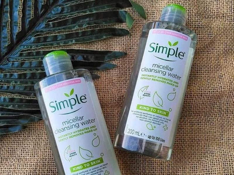 Nước tẩy trang Simple Kind To Skin có bảng thành phần đơn giản, phù hợp với da nhạy cảm (Nguồn: Hasaki)