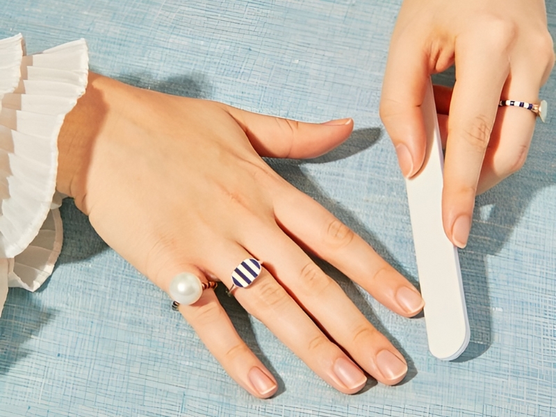 Mẫu nail đơn giản nhẹ nhàng và SANG TRỌNG cho các bạn gái