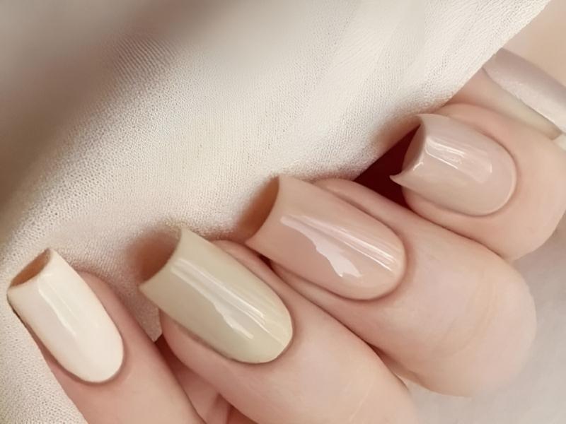 Mẫu nail kết hợp nhiều màu nude