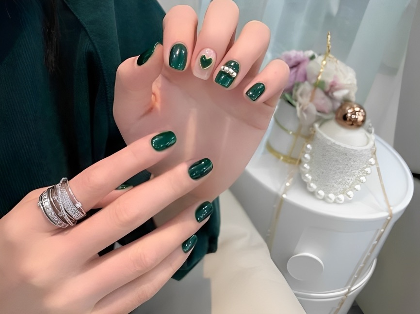 12 mẫu nail màu xanh lá cây tuyệt vời không nên bỏ qua - ALONGWALKER