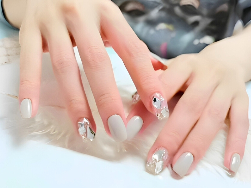 Top 25 mẫu nail đơn giản sang trọng cho chị em