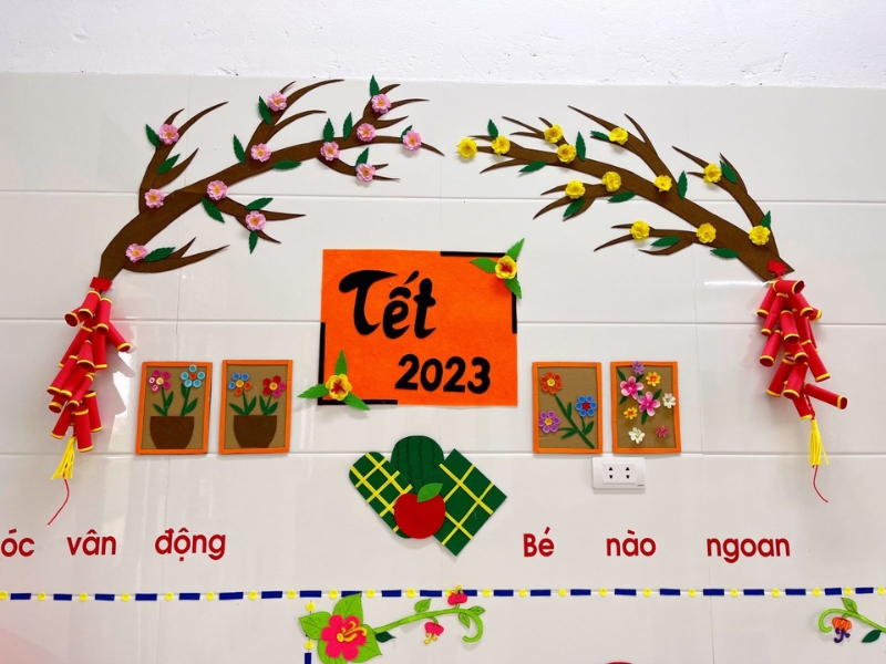 Trang trí Tết mầm non trên tường 