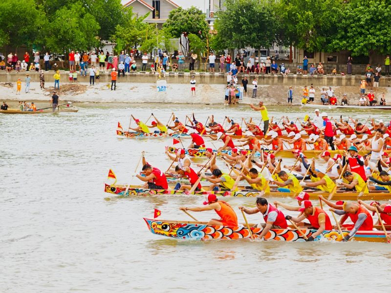 đua thuyền ngày tết