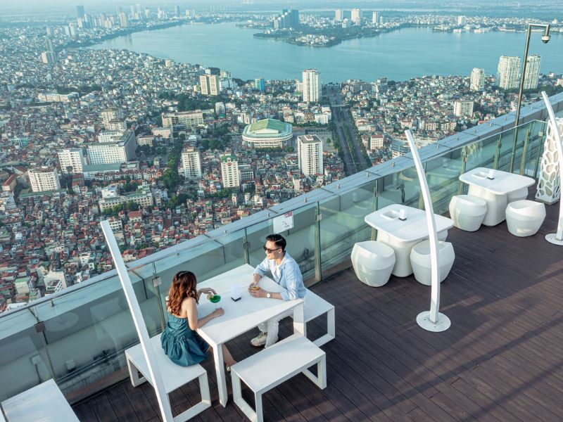 Hẹn hò tại rooftop bar 