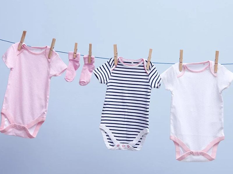 cách giặt đồ bằng tay sạch cho quần áo trẻ sơ sinh