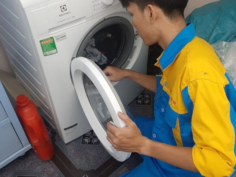 vệ sinh vỏ máy giặt