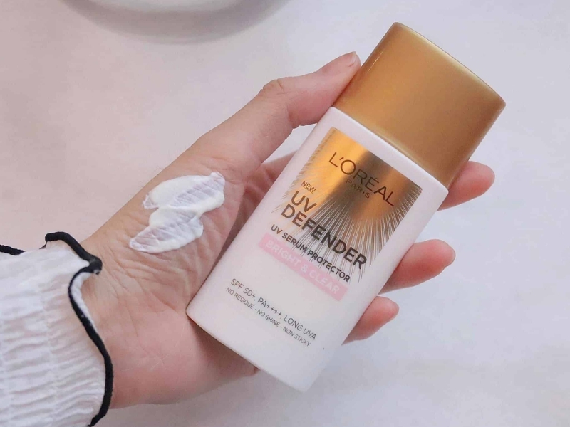 Kem chống nắng L’Oreal Paris UV Defender Bright & Clear SPF 50+ PA++++