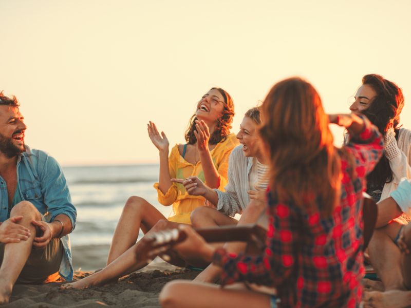 Hãy tận dụng ngày này để gửi gắm yêu thương và làm sâu sắc thêm những mối quan hệ thân thiết nhé