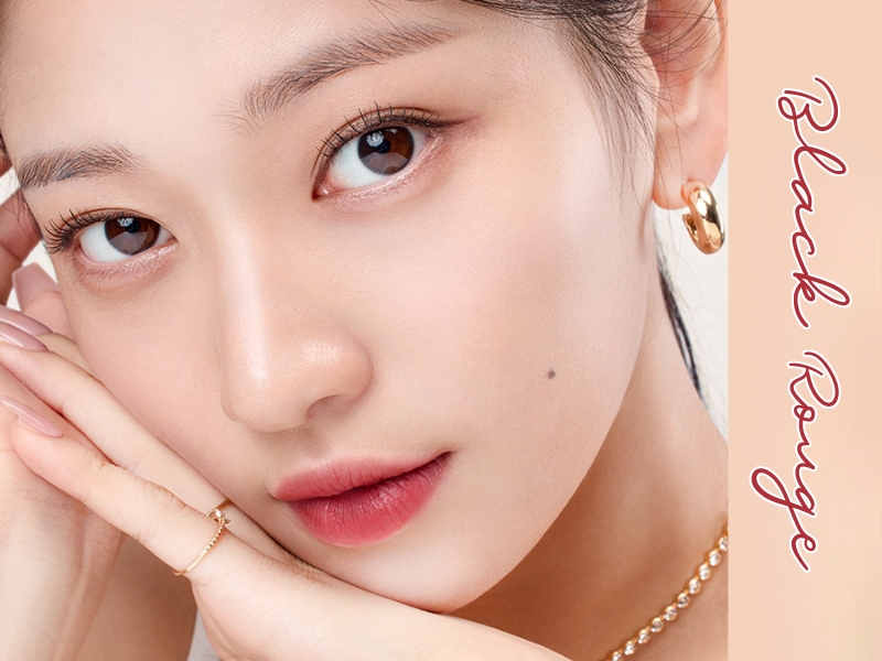 Phong cách trang điểm phù hợp với màu hồng ánh tím