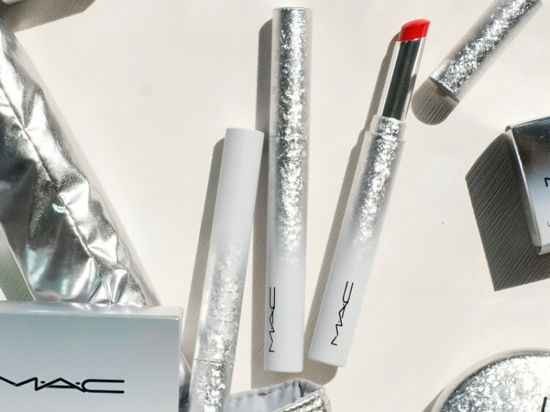 Son MAC Powder Kiss Velvet Blur Slim Stick