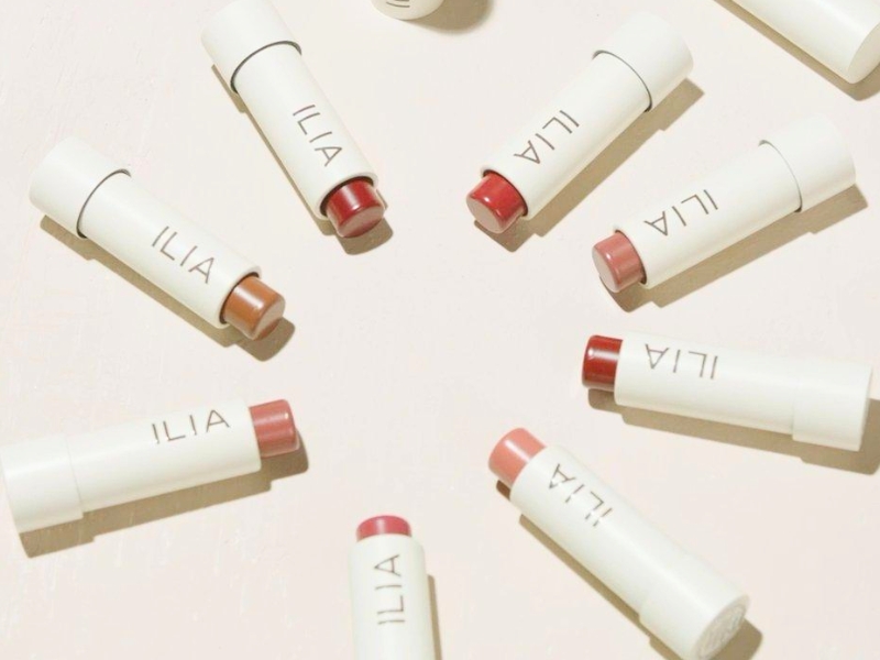 Son thuần chay Balmy Tint Hydrating Lip Balm