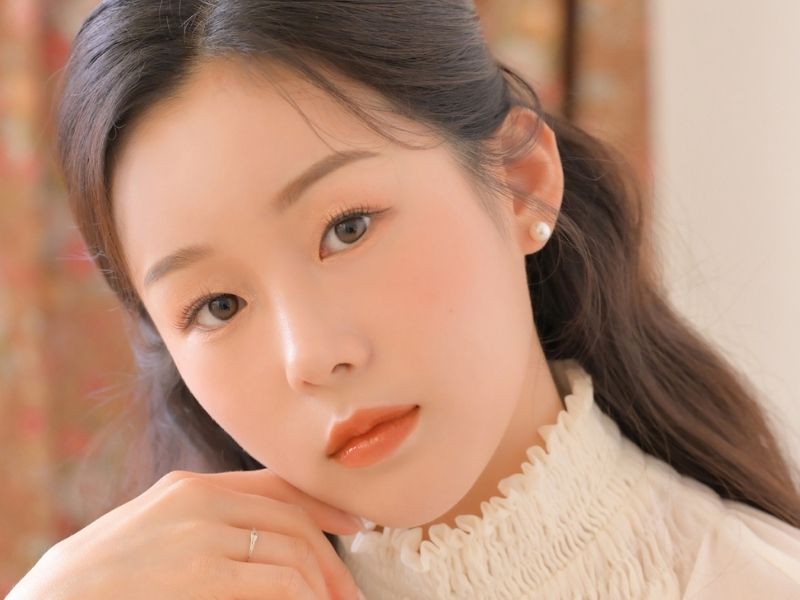 Son tint bóng Dinto Blur-Glowy Lip Tint màu 212 Cor