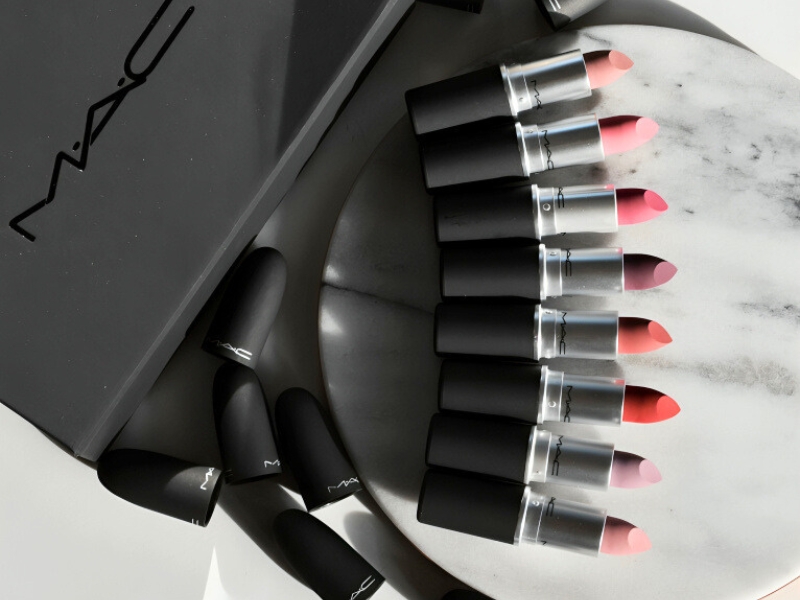 Son thỏi lì MAC Powder Kiss Lipstick