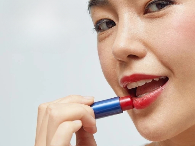 Son dưỡng môi trang điểm của Nivea