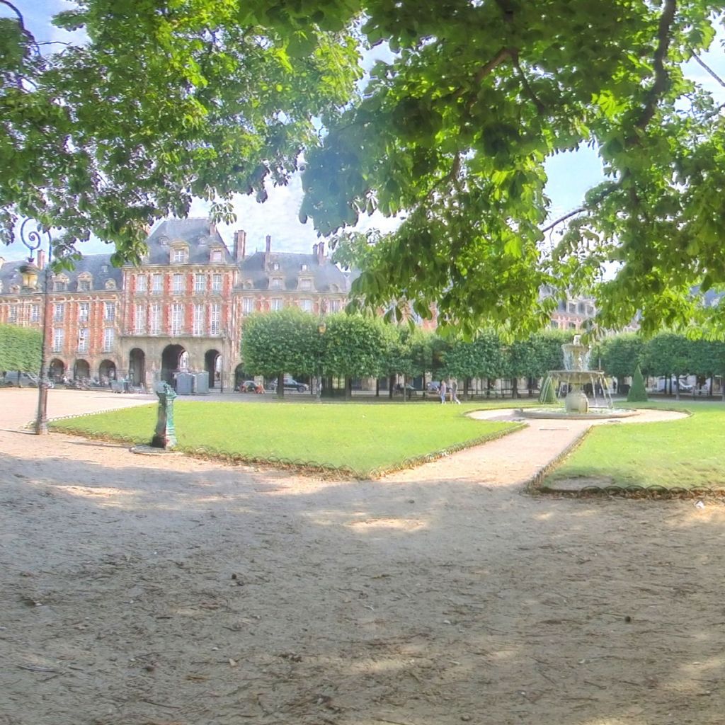 Place des Vosges 5