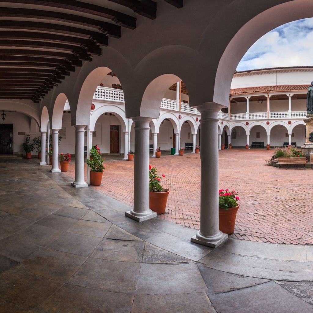 PATIO PRINCIPAL