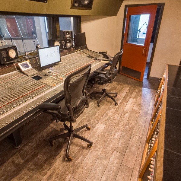 MIXING ROOM