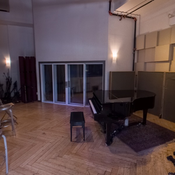 LIVE RECORDING ROOM