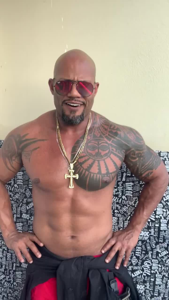 Peça 1 vídeo personalizado de The Rock Brasileiro