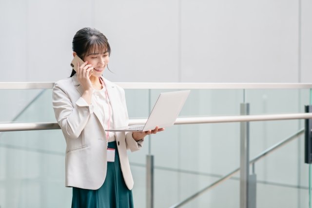 袖まくりに適したジャケットの選び方と裏地活用