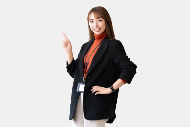 ジャケットの袖まくりはマナー違反？基本の考え方