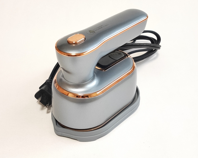 折りたたみ式アイロン＋スプレー