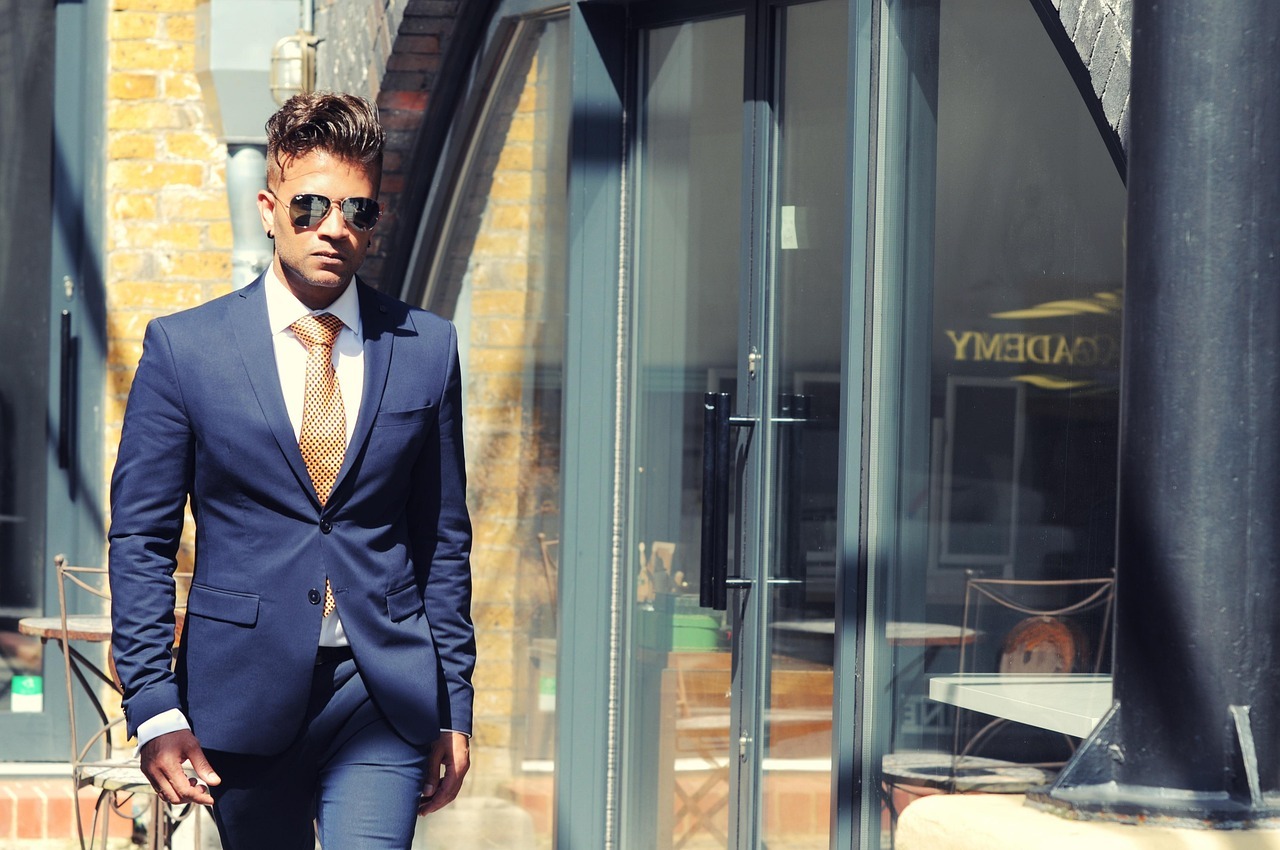 マッチョなメンズはフルオーダースーツで解決!選択理由や注文時の注意点についても紹介 – オーダースーツSADAのアイキャッチ画像