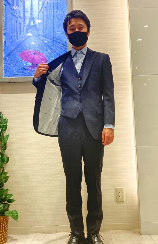 できるビジネスマンを印象付けるスーツ　ポケットの使い方で、スマートな印象になるのアイキャッチ画像