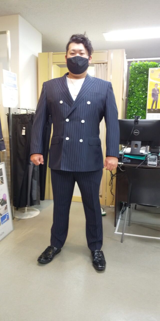 【デッドストック】ダブルスーツ★お洒落スーツ/サイズM AB4/王道カラー★紺 AOYAMA 【洋服の青山】春夏 ネイビー系 4ボタンダブルピークドラペル