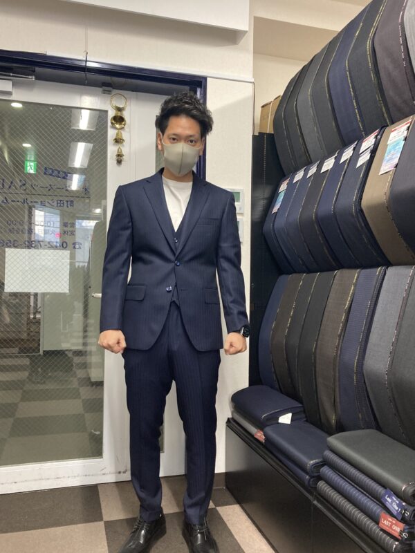 ネイビーストライプに光沢釦でビジネス向き-町田店スーツ ネイビーストライプに光沢釦でビジネス向き-町田店スーツ