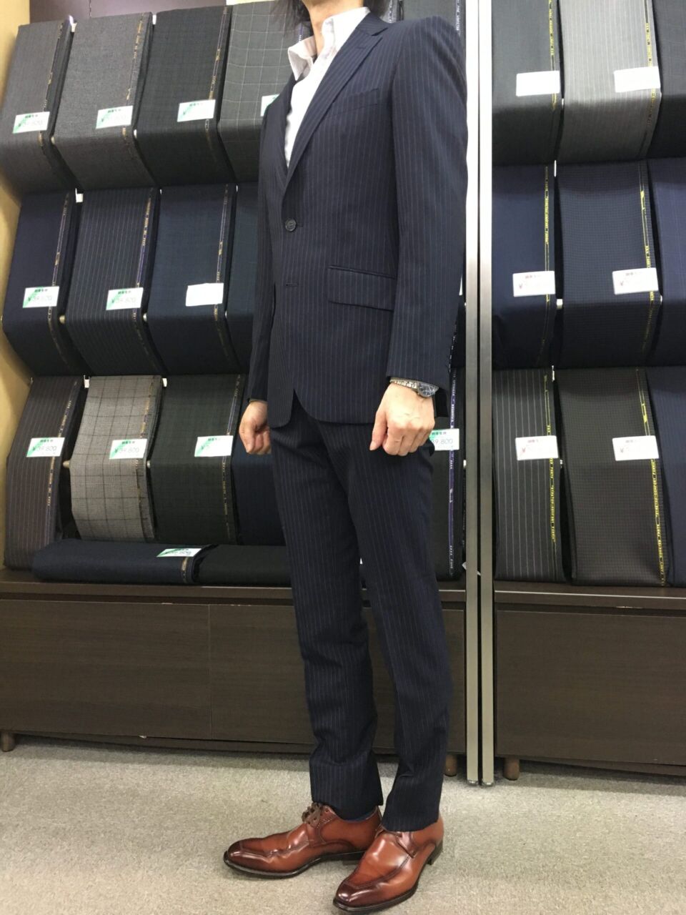 斜めの腰ポケットで既製品との違いを！-仙台駅前店スーツコレクション