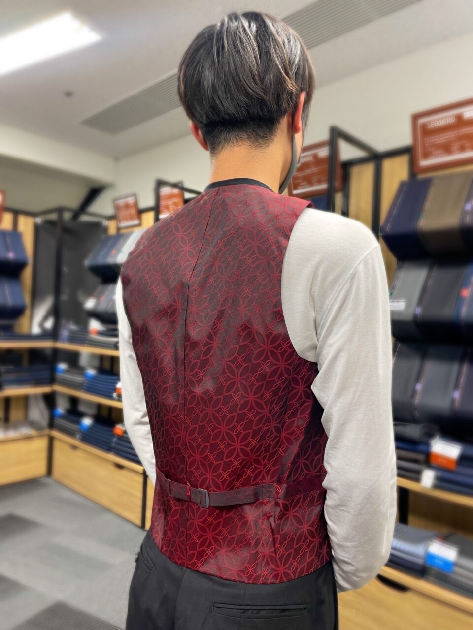 黒系・wool100% 10manth素材&四つ葉のクローバー柄裏地-大阪京橋 黒系・wool100% 10manth素材&四つ葉のクローバー柄裏地-大阪京橋