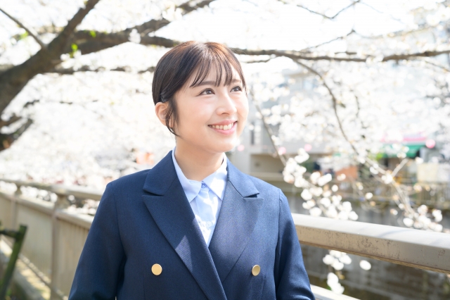 大学入学式で着る服装は？スーツが定番＆主流の理由