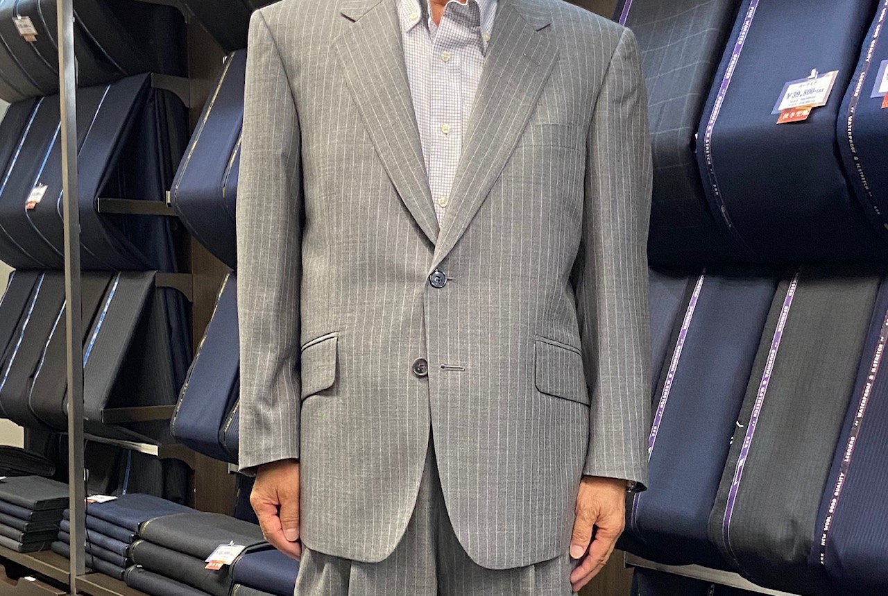 飽きのこない幅感のストライプ柄フルオーダー-大阪梅田店スーツ