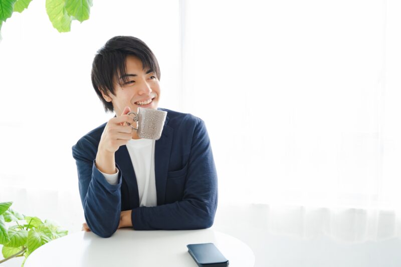 忘年会でもしっかり目立つ。シーン合わせたおすすめファッションをご紹介20代【メンズ編】のアイキャッチ画像