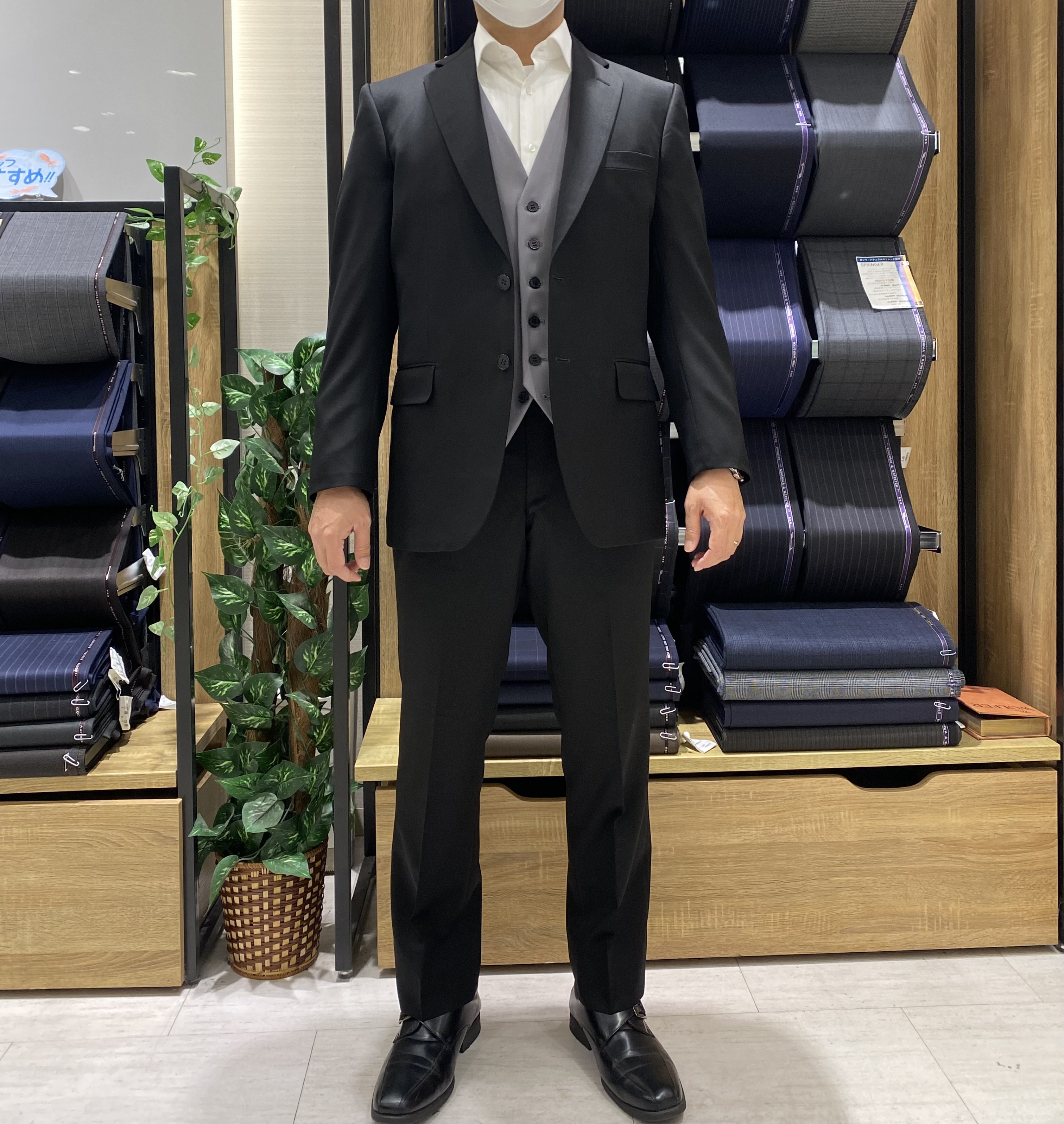 オッドベストでおしゃれな礼服に-新横浜プリンスペペ店スーツ