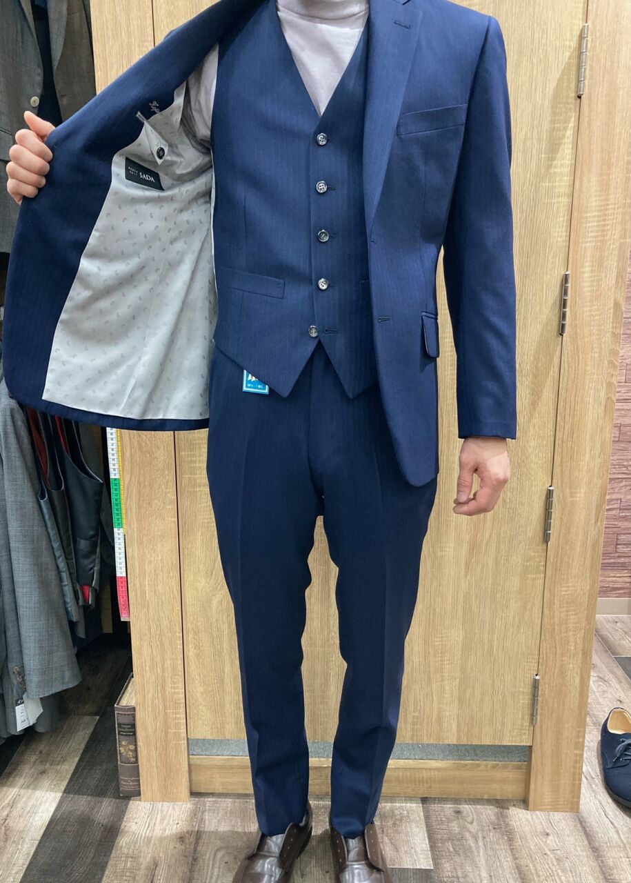 1着あると重宝するネイビー×ストライプ柄スーツ-松本店スーツ