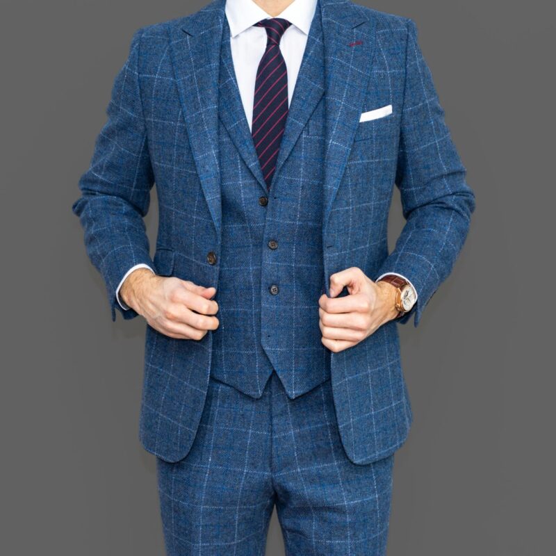 入社式のスーツは何を着ればいい?色柄や選び方のポイントを紹介!のアイキャッチ画像
