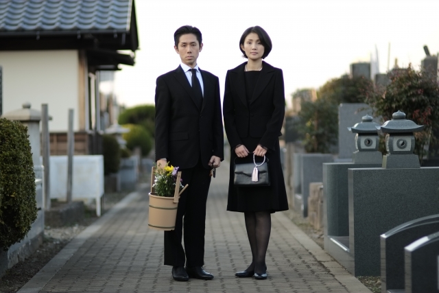 【男女別】礼服と喪服の選び方の違い