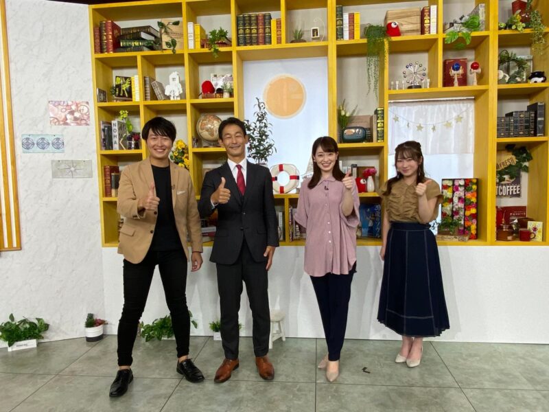 千葉テレビさんの朝のニュース番組「モーニングコンパス」に出演させて頂き、MCの田中大貴さん、浅野夏実さん、お天気担当の坂井美萌々さんと絡ませて頂きました!のアイキャッチ画像