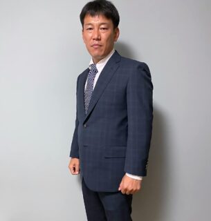 阪神タイガースで活躍した、サイドスローの川尻哲郎投手が、SADAでお仕立てしたオーダースーツ姿のお写真を下さいました!のアイキャッチ画像