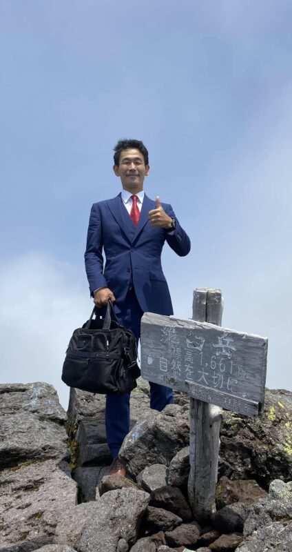 オーダースーツで日本百名山登山、今年は14座に登らせて頂きました!のアイキャッチ画像