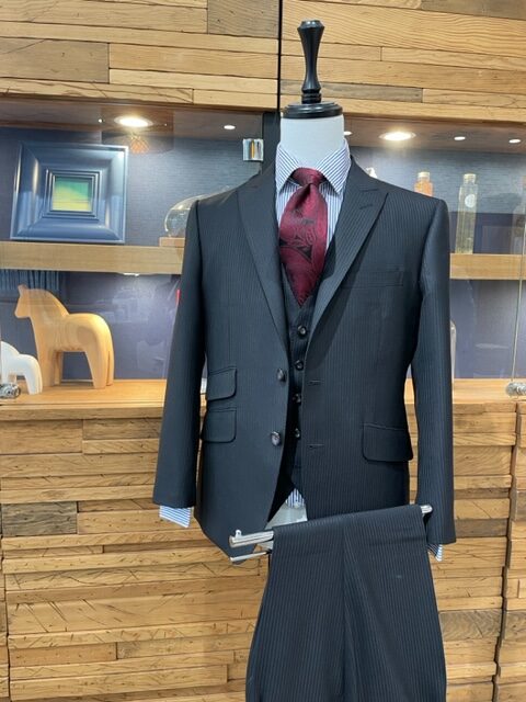 至高のスーツ【DORMEUIL】のアイキャッチ画像