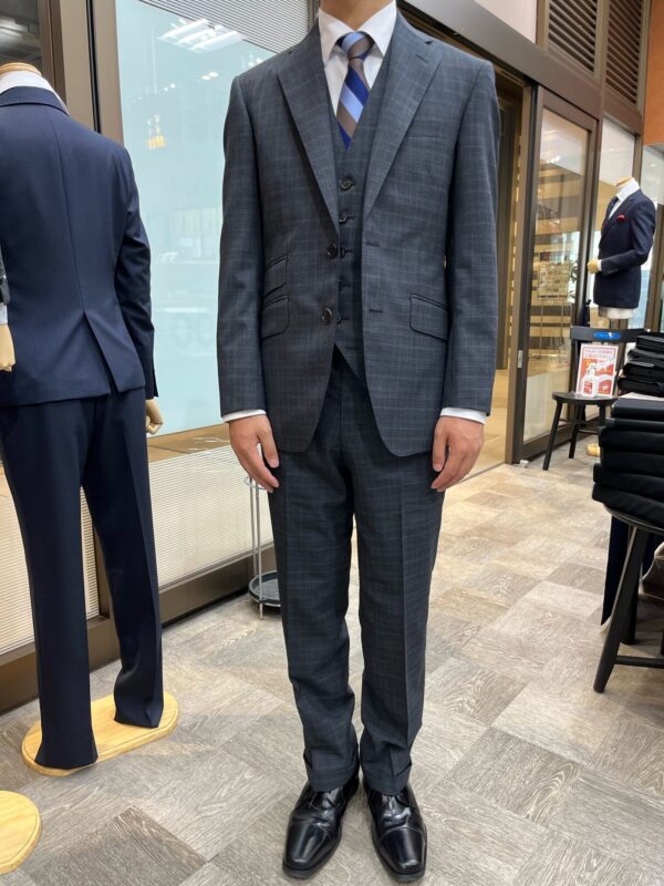 [アーカイブ] 英国クラシックを意識したシングルスリーピーススーツのアイキャッチ画像